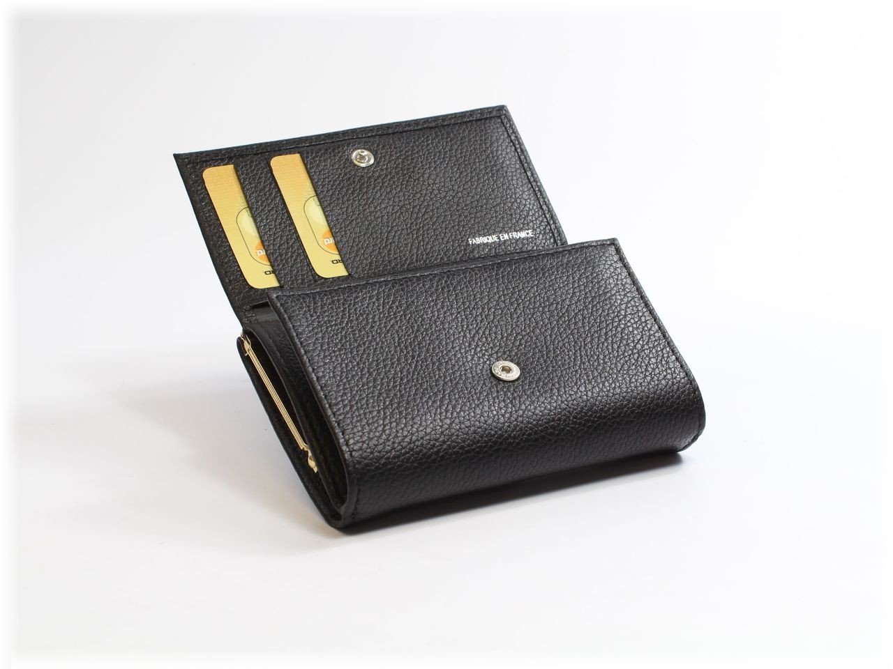 opérations de finitions du cuir